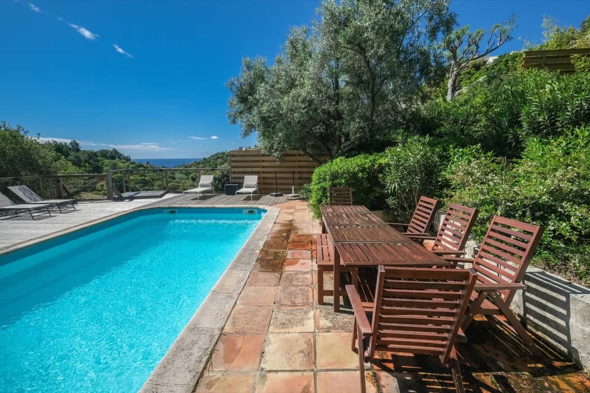 Quiet view over the villa